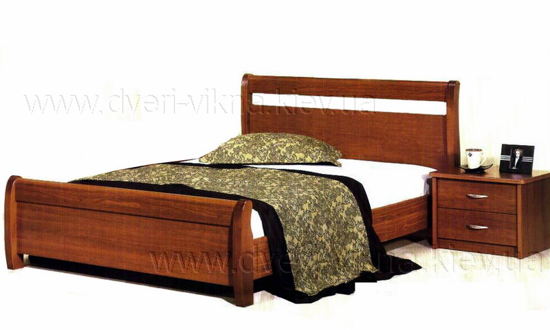 Кровати из дерева в классическом стиле